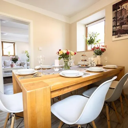 Vanilla Im Burgdorf 11 P. * Neidenstein