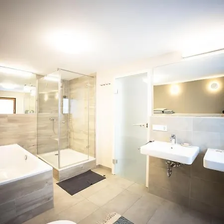 Vanilla Im Burgdorf 11 P. * Neidenstein